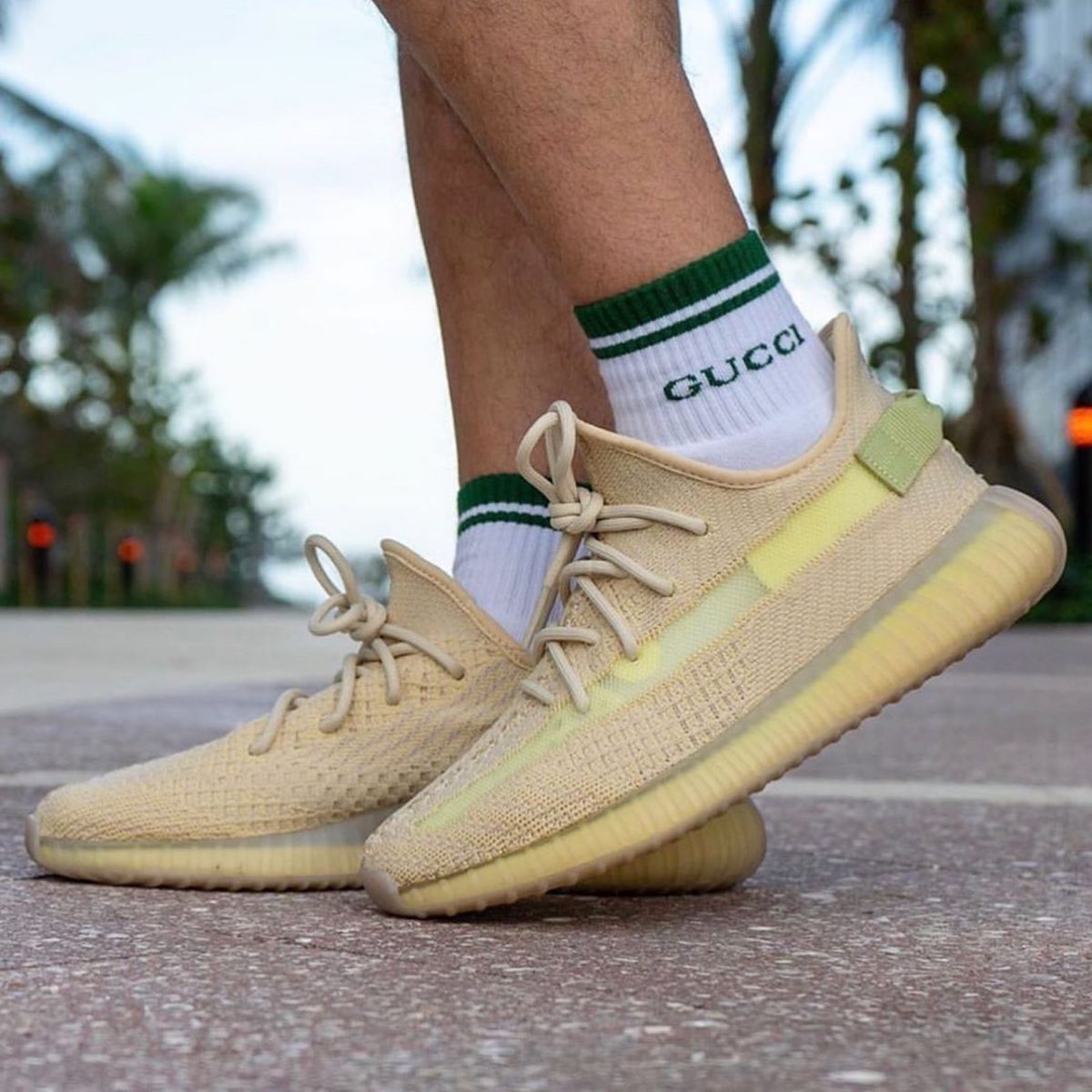 靴 YEEZY BOOST 350 V2 First Copy Yeezy Boost 350 V2 Flax